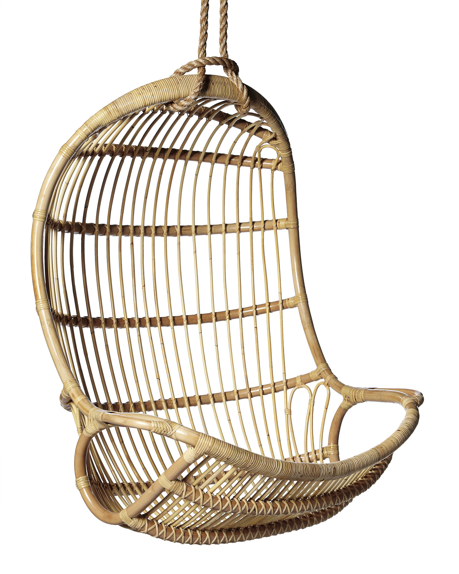 Swinging wicker chair