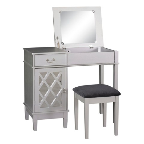 Tight spaces call for clever furniture like this sleek vanity.