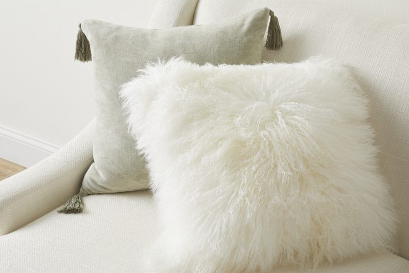 How to Style a Sofa for Different Seasons | Havenly Blog | Havenly ...