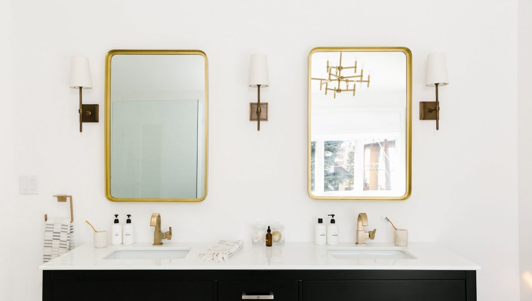 5 Interior decor tips for small bathrooms