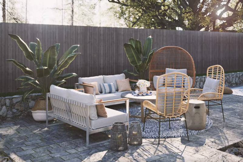 Boho patio with rattan outdoor furniture