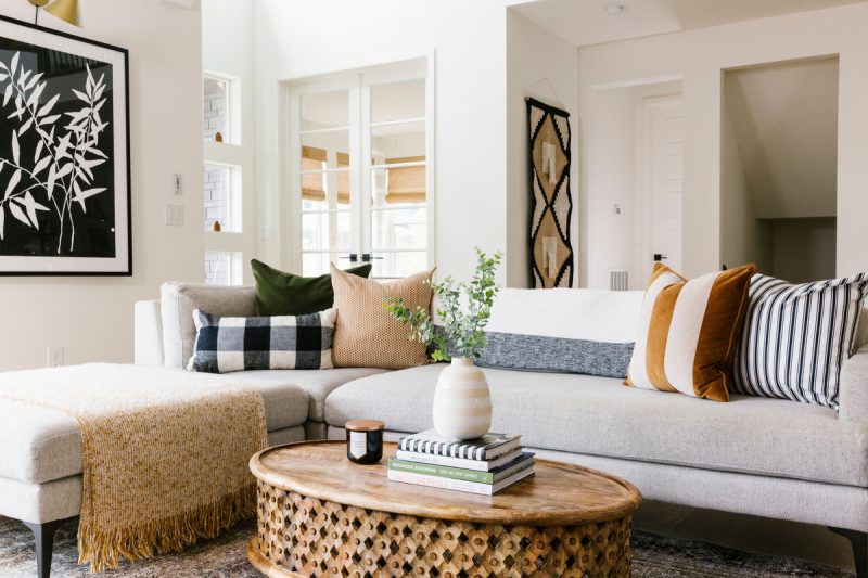 21 Stylish, Designer-Loved Ways to Decorate With Throw Pillows, Havenly  Blog