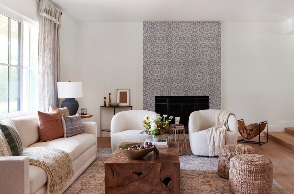 Neutral living room with Benjamin Moore White Heron paint