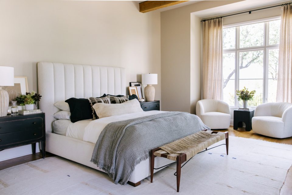 See How This Actress Brings Laid-Back LA Style To Her Cool ATX Bedroom ...