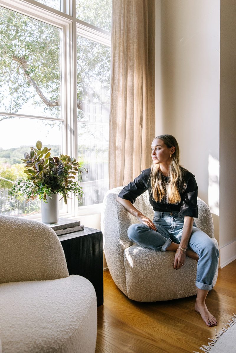 See How This Actress Brings Laid-Back LA Style To Her Cool ATX Bedroom ...