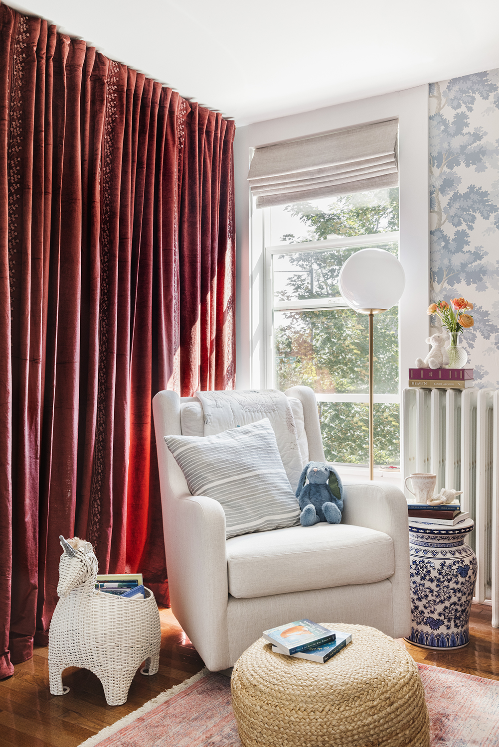 How To Decorate Dorm Walls Without Damaging Them Havenly Havenly