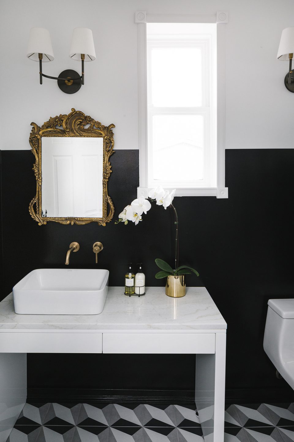 9 Bathroom Paint Colors Our Designers Love | Havenly Blog | Havenly ...