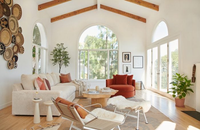 10 Designer-Approved Boho Living Rooms That Nail Casual Cool