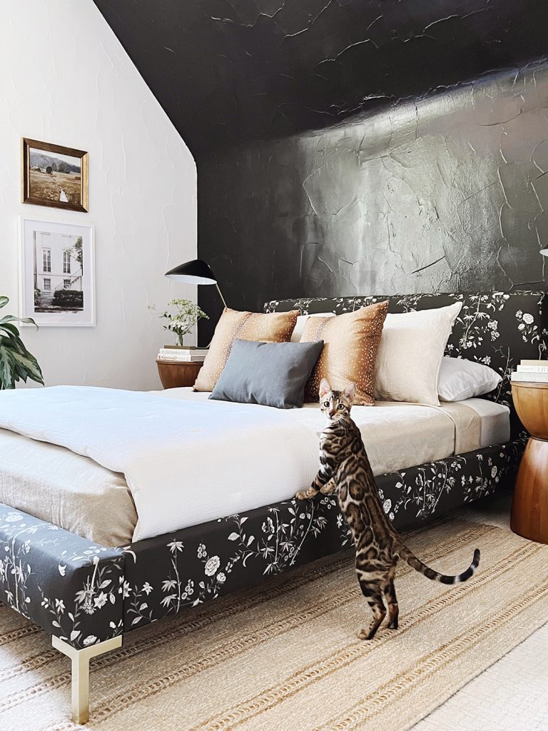 14 Chic Small Bedroom Ideas Designers Swear By | Havenly | Havenly ...
